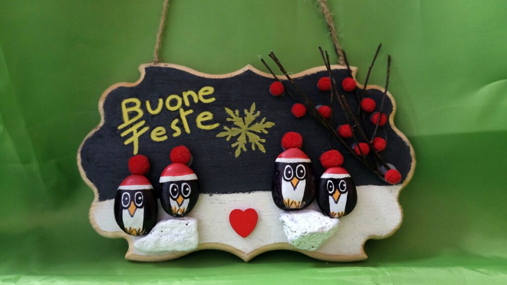 decorazione natale per porta pinguini